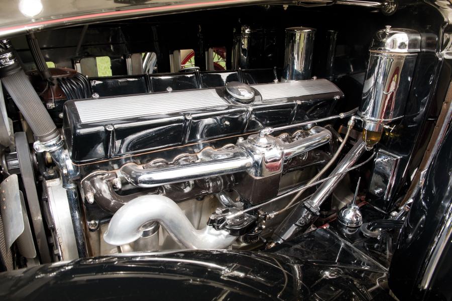  Cadillac Series 452 V16 Convertible Coupe by Fleetwood 1930 года  (фото 20 из 21)